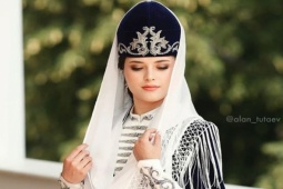 Làm đẹp - Sắc vóc được mô tả như nữ thần đời thực của tộc phụ nữ bẩm sinh "đẹp nhất thế giới"