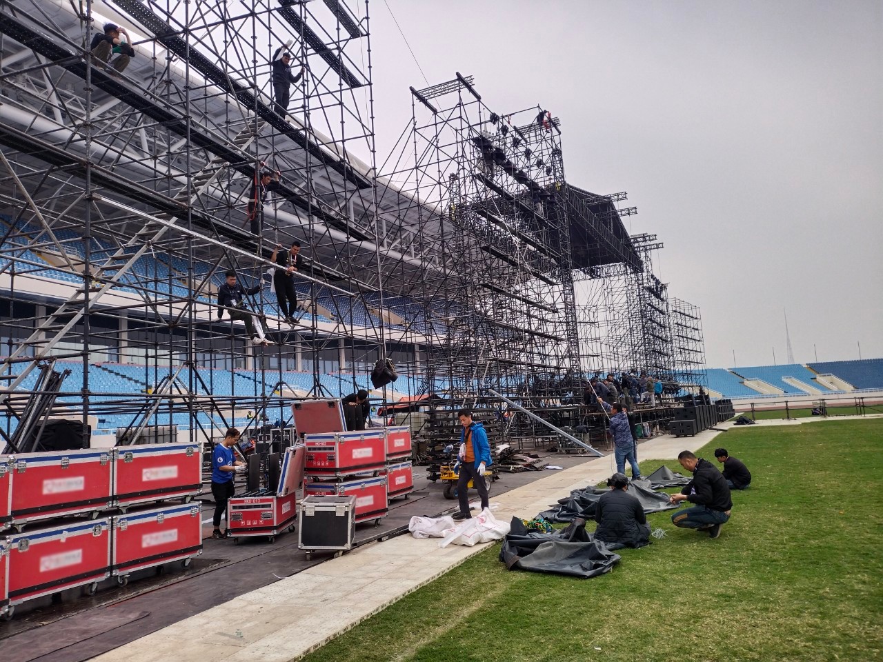 Sân khấu của Đại nhạc hội KPop đang dần được hoàn thiện