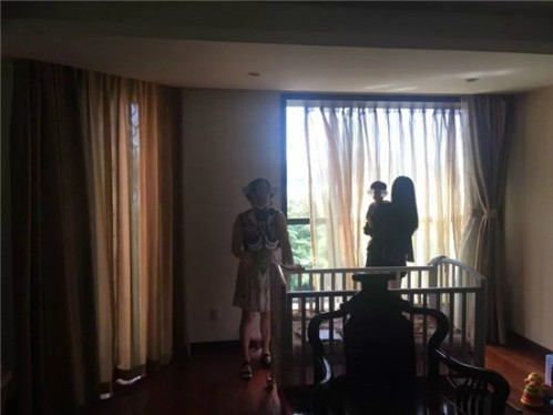 Nàng dâu và mẹ kiên quyết bám trụ lại căn nhà vốn là của bố mẹ chồng.