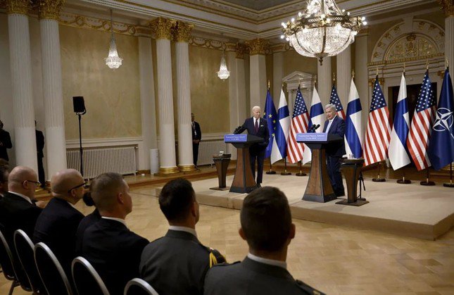 Tổng thống Mỹ Joe Biden và Tổng thống Phần Lan Sauli Niinisto trong cuộc họp báo chung ở Helsinki, ngày 13/7. (Ảnh: Reuters)