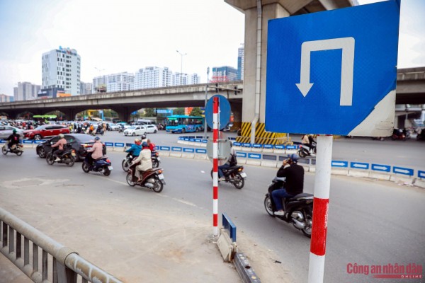 Tuy nhiên,&nbsp;thời gian qua,&nbsp;rất đông các phương tiện xe máy đã vi phạm giao thông “đi tắt”&nbsp;khiến giao thông tại đây “rối như tơ vò” nhất là vào giờ cao điểm sáng và chiều tối.
