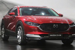 Giá xe Mazda CX-30 niêm yết và lăn bánh tháng 12/2023