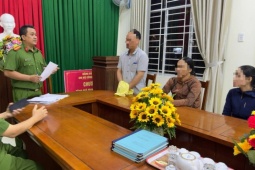 Pháp luật - Người chặn đường đánh học sinh lớp 9 nhập viện bị buộc thôi việc 3 tháng