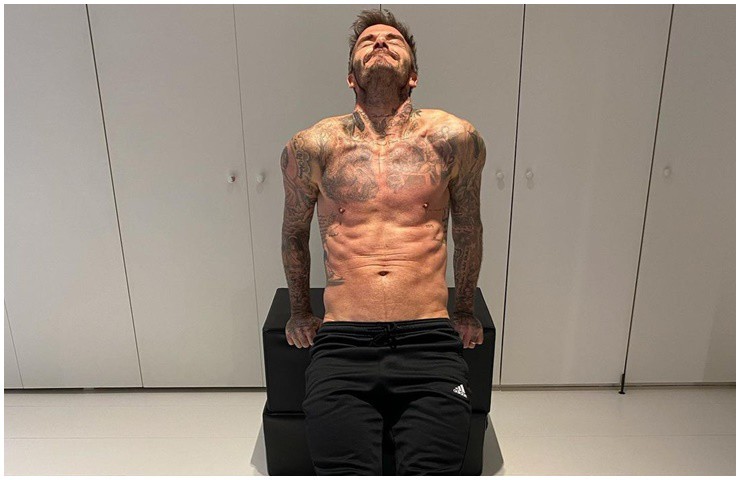 Ở tuổi U50, Beckham vẫn chăm chỉ tập thể hình, bức ảnh khoe body này của anh cũng gây bão MXH.
