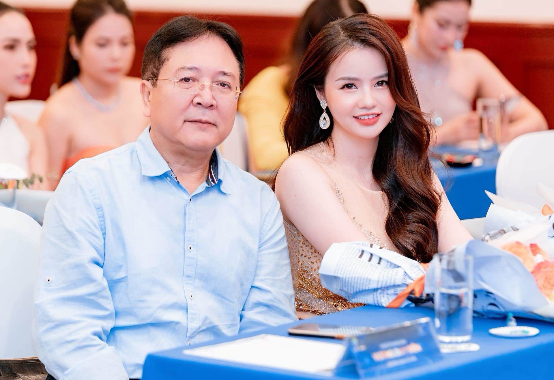 "Cuộc thi này có dàn giám khảo giàu kinh nghiệm ngồi vào nghế nóng như: NSND Vương Duy Biên, NSND Nguyễn Hải, Mrs Grand International Phan Kim Oanh…tôi tin mình và các thành viên ban giám khảo sẽ tìm được người xứng đáng với vương miện hoa hậu”. - Cô chia sẻ