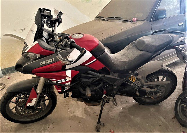Chiếc mô tô Ducati Multistrada được mang ra đấu giá.