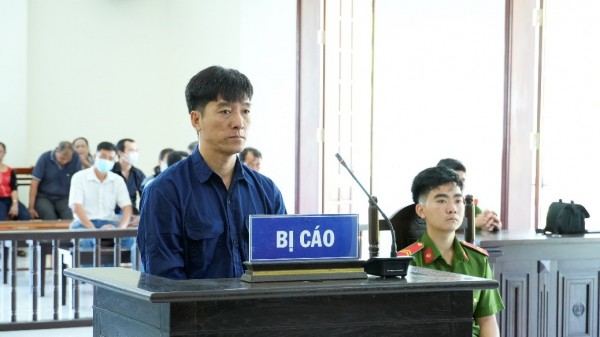 Bị cáo Nguyễn Hữu Toàn tại phiên tòa.