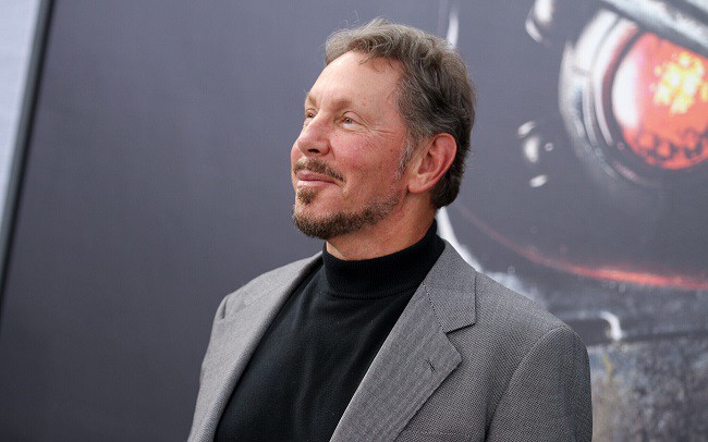 Larry Ellison tên đầy đủ Lawrence Joseph Ellison, sinh ngày 17/8/1944 ở quận Bronx, thành phố New York, Mỹ.
