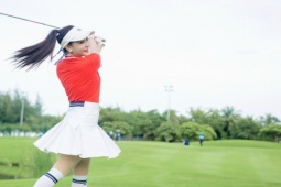 Người mẫu - Hoa hậu - Á hậu Nhật Lâm tiết lộ bí quyết chọn thời trang chơi golf