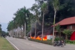 Tin tức trong ngày - Cháy dàn xe điện trong khu du lịch nghỉ dưỡng Vườn Vua Phú Thọ