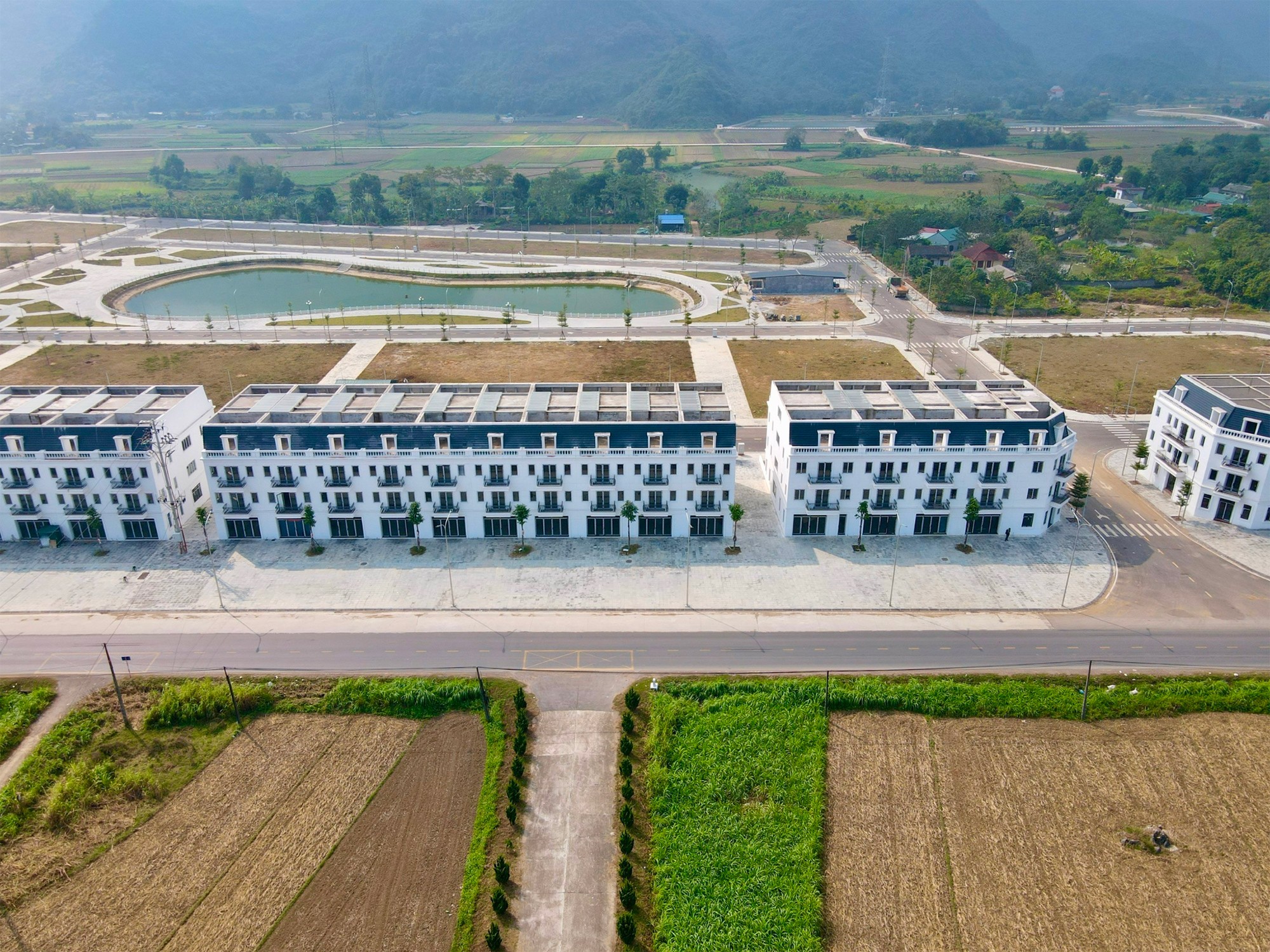 Yên Thuỷ Green Bay - bút pháp hoàn hảo vẽ nên bức tranh sống động về một cuộc sống thịnh vượng, tài lộc.