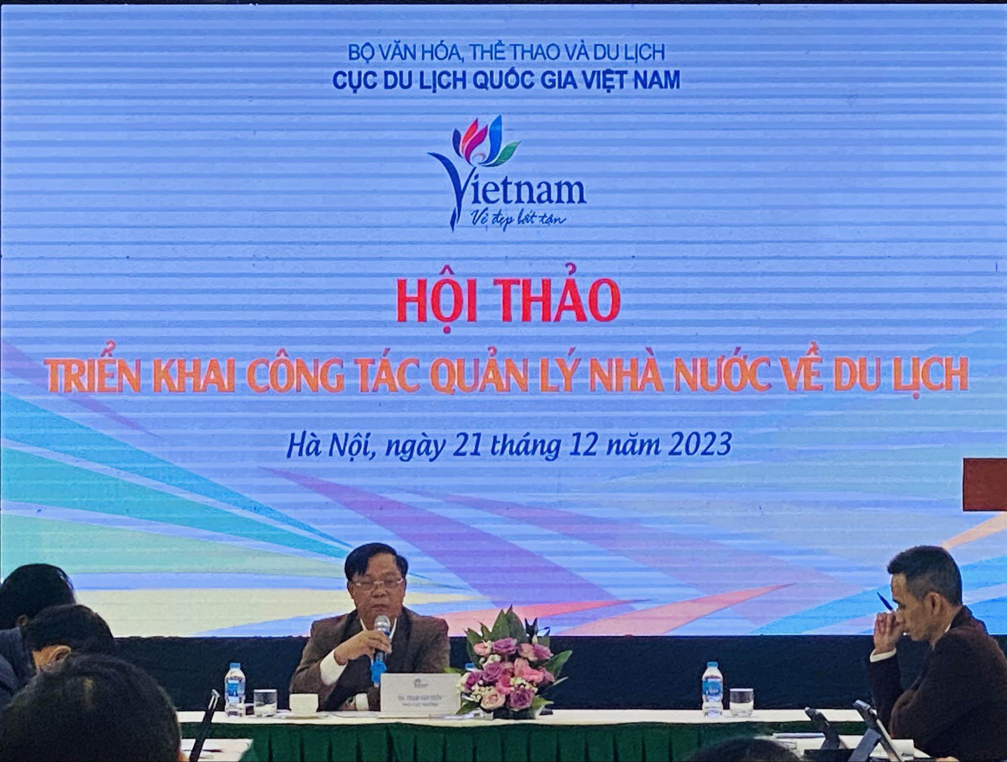Phó Cục trưởng Cục Du lịch Quốc gia Việt Nam Phạm Văn Thủy phát biểu.&nbsp;