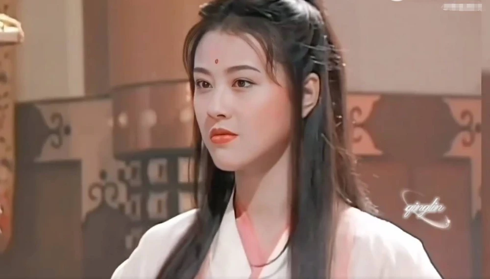"Nữ hiệp" xinh đẹp trong phim Kim Dung: Vạn người mê nhưng lại nhiều thăng trầm - 1