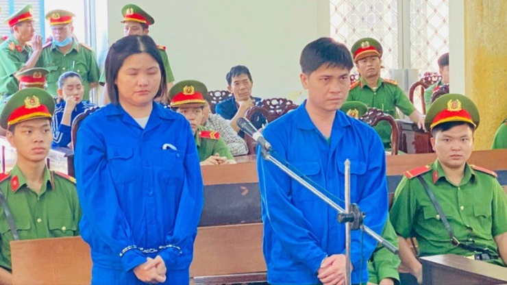 Bị cáo Huệ và Quyên bị tuyên án tử hình về tội giết người.