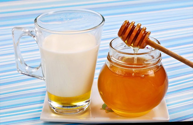 Mật ong tốt nhưng uống bao nhiêu là đủ thì không phải ai cũng biết, đây là 6 thực phẩm &#39;đại kỵ&#39; với mật ong - 2