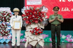 Tin tức trong ngày - Thiếu tướng Nguyễn Thị Xuân làm Phó giám đốc Công an tỉnh Đắk Lắk