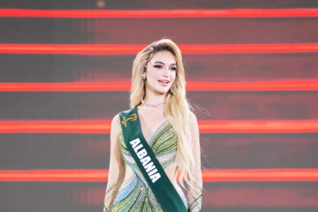 Vẻ đẹp như "búp bê sống" của nữ MC 18 tuổi vừa đăng quang Miss Earth 2023