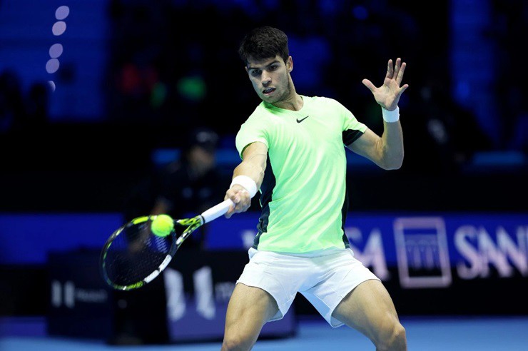 Alcaraz hiện sở hữu 2 danh hiệu Grand Slam trên mặt sân cứng và cỏ
