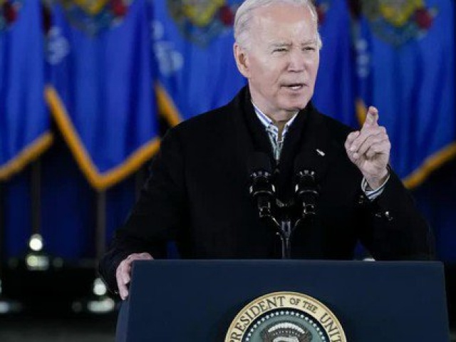 Thế giới - Duyệt ngân sách quốc phòng kỷ lục, Tổng thống Biden “vừa mừng vừa lo”