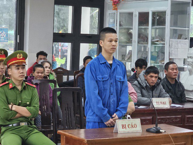Bị cáo Trần Phi Tùng tại phiên xử sơ thẩm của TAND TP Đà Nẵng sáng 23-12
