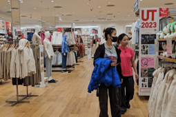 Miền Bắc chìm trong giá rét, doanh thu quần áo đại hàn cao gấp 10 lần