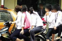 Lắp camera gần cổng trường ghi hình học sinh vi phạm giao thông