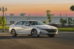 Tin tức ô tô - Đại lý "xả kho" Hyundai Elantra, giảm giá tới 70 triệu đồng