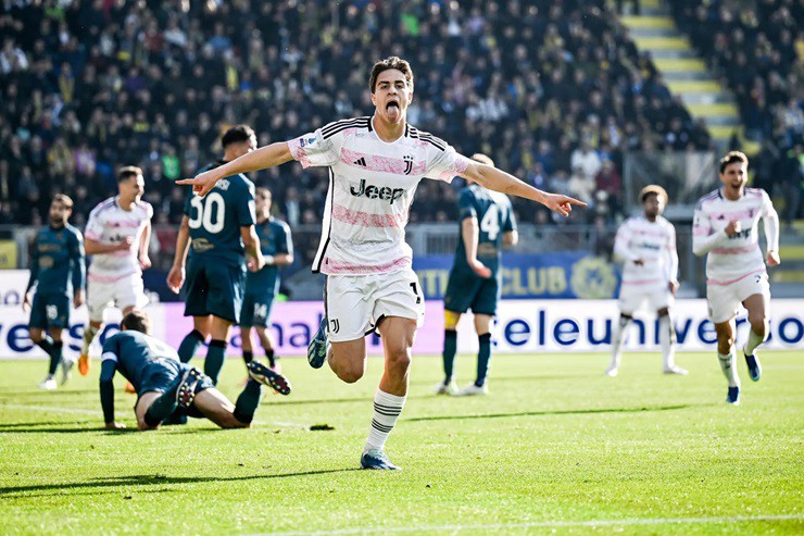 Yildiz mở tỷ số cho Juventus bằng một pha solo qua 3 cầu thủ&nbsp;Frosinone