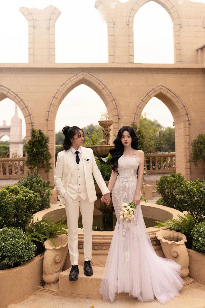 Say mê nhau từ cái nhìn đầu tiên, hai cô gái tung cảnh cưới đẹp như mơ - 3