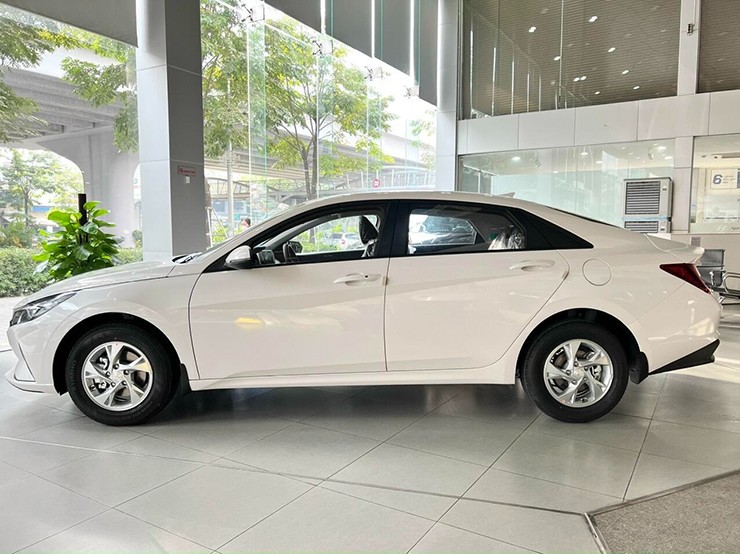 Đại lý "xả kho" Hyundai Elantra, giảm giá tới 70 triệu đồng - 3