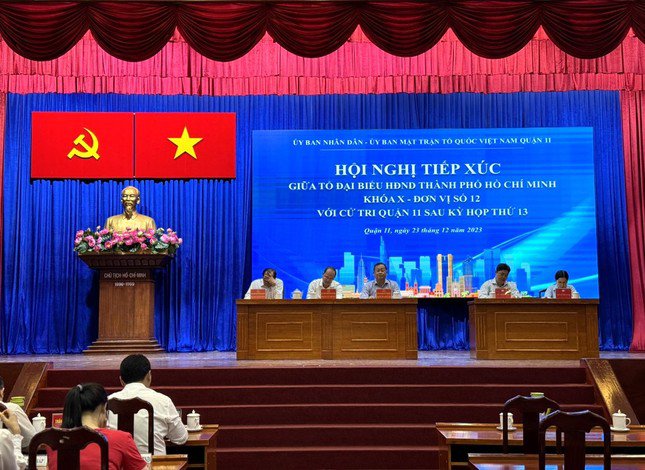 Quang cảnh buổi tiếp xúc cử tri của các đại biểu HĐND TPHCM. Ảnh: PV