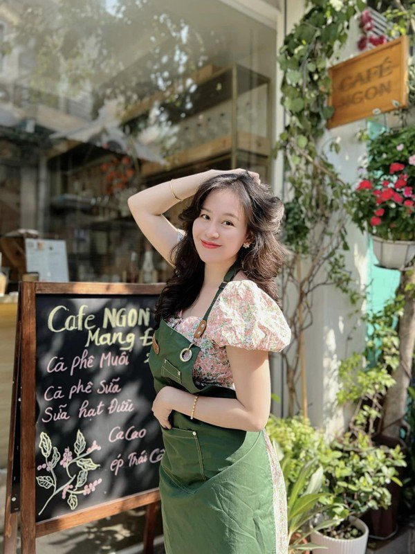 "Bà Tưng" bất ngờ xuất hiện đi bán cafe, vóc dáng miễn bàn - 4