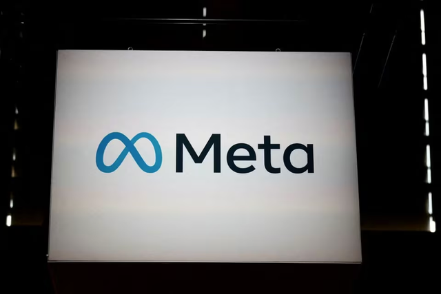 Logo Meta được nhìn thấy tại trung tâm triển lãm Porte de Versailles ở thủ đô Paris –Pháp ngày 14-6. Ảnh: Reuters