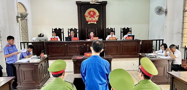 Quang cảnh phiên toà