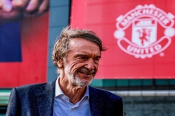 Bóng đá - Nóng: Tỷ phú Anh mua xong 25% cổ phần MU, "Quỷ đỏ" nhận hàng trăm triệu bảng