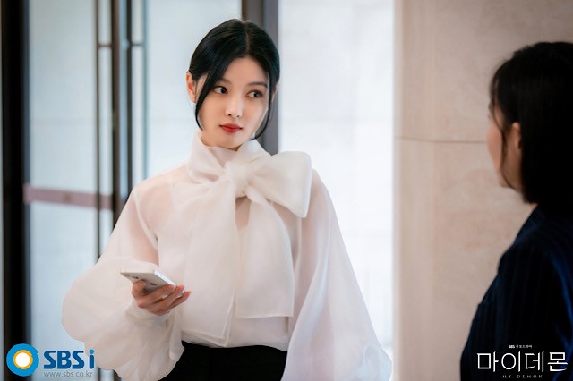 "Bé gái xinh nhất Hàn Quốc" hút 300 nghìn người thích với loạt ảnh khoe eo thon ở Nha Trang - 6