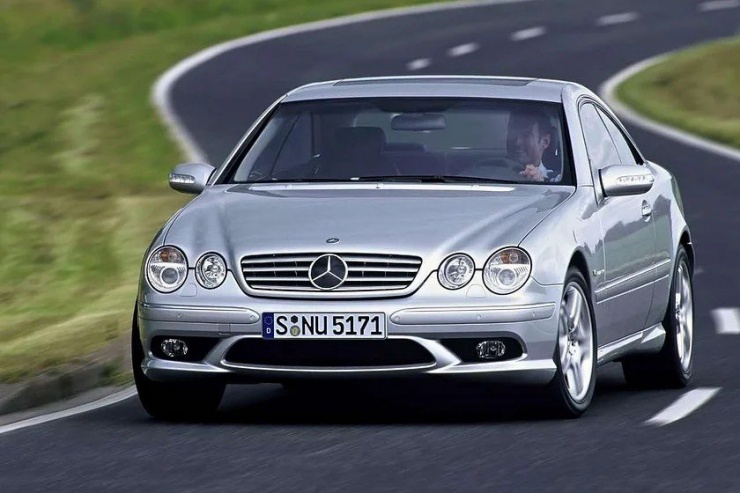 Ô tô cũ CL55 AMG 2001-2004 có giá 8.500 USD (khoảng 208 triệu đồng). Ảnh: Carbuzz.