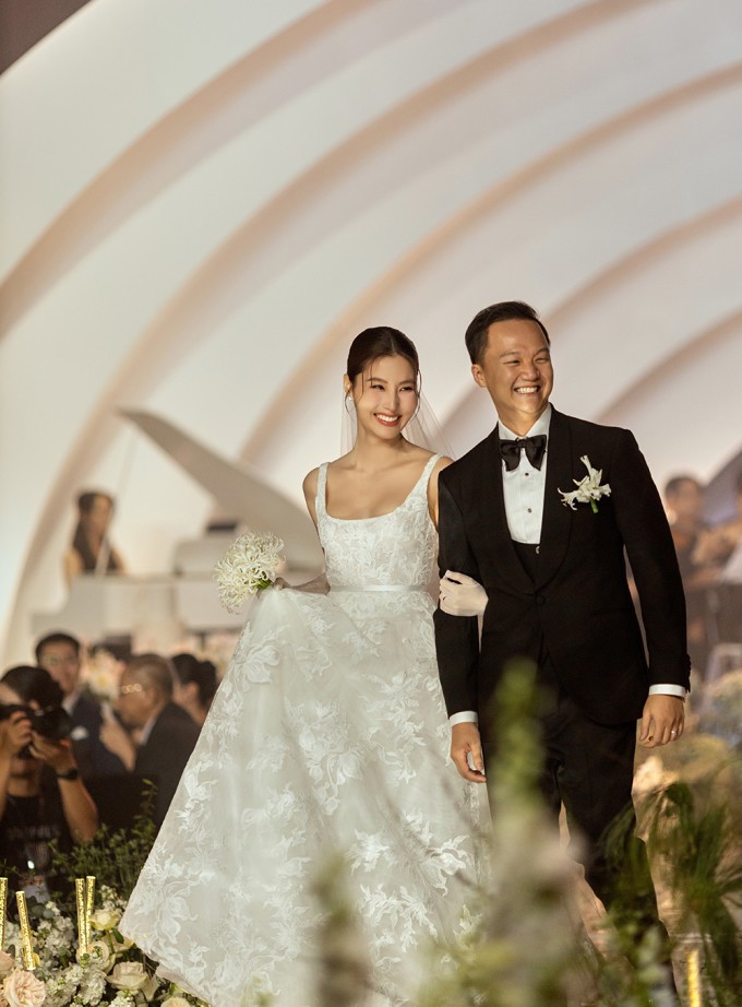 Đám cưới của Diễm My và Vinh Nguyễn được tổ chức sau 7 năm yêu đương.