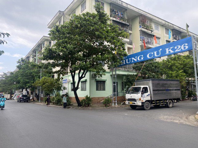 Chung cư K26 (đường Dương Quảng Hàm, quận Gò Vấp) đã bàn giao 640 căn hộ cho cư dân từ năm 2009 nhưng đến nay vẫn chưa có sổ hồng.