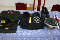 Pháp luật - Hai thanh niên giả làm công an để "thỏa đam mê"