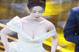 Làm đẹp - Đây là "Cô gái đẹp nhất Trung Quốc" da trắng phát sáng, body nuột nà ở tuổi 25