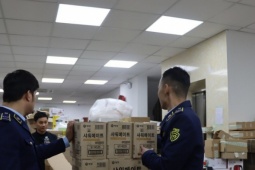 Thị trường - Tiêu dùng - Đột kích kho hàng ở biệt thự 5 tầng của 'hotgirl' nổi tiếng livestream chốt ngàn đơn hàng/ngày