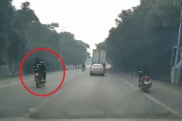 Thế giới xe - Clip: Kinh hoàng cảnh phóng xe bạt mạng và cái kết nhớ đời