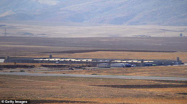 Erbil là căn cứ không quân do Mỹ vận hành ở Iraq. Mỹ có khoảng 2.500 binh sĩ đồn trú ở quốc gia Trung Đông.