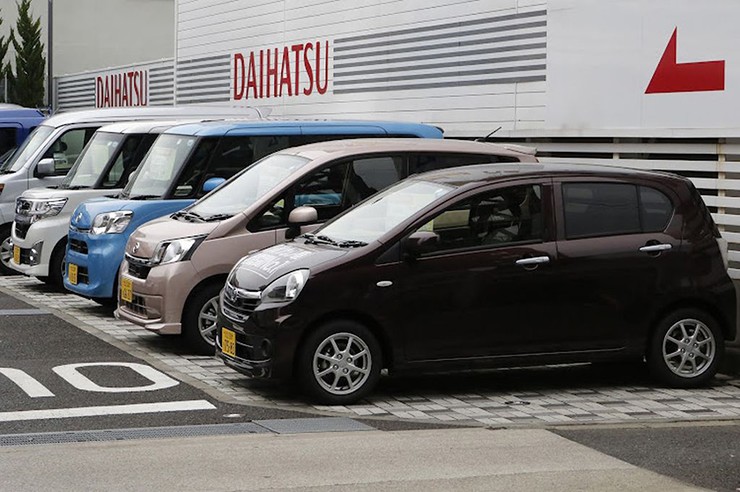Toyota Việt Nam ngừng bán Avanza Premio MT vì bê bối của Daihatsu - 1