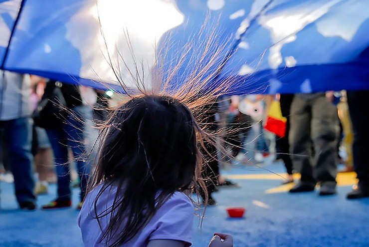 Vì sao nhiều người bị “điện giật” vào mùa đông? - 2