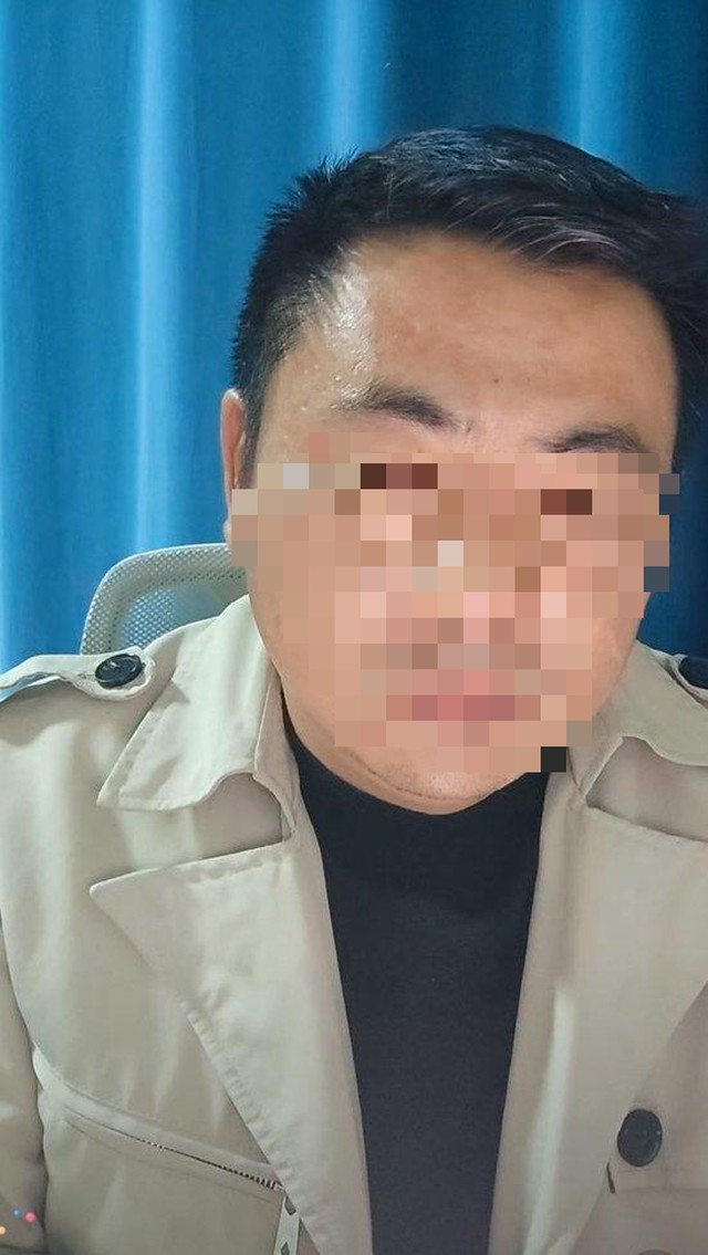 Gần 1 năm nay, anh Chen luôn kiên trì với việc truy cứu trách nhiệm của người vợ và muốn ly hôn. Ảnh: Toutiao.