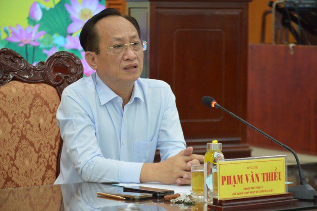Ông Phạm Văn Thiều, Chủ tịch UBND tỉnh Bạc Liêu chia sẻ kinh nghiệm giải phóng mặt bằng tại cuộc họp báo.