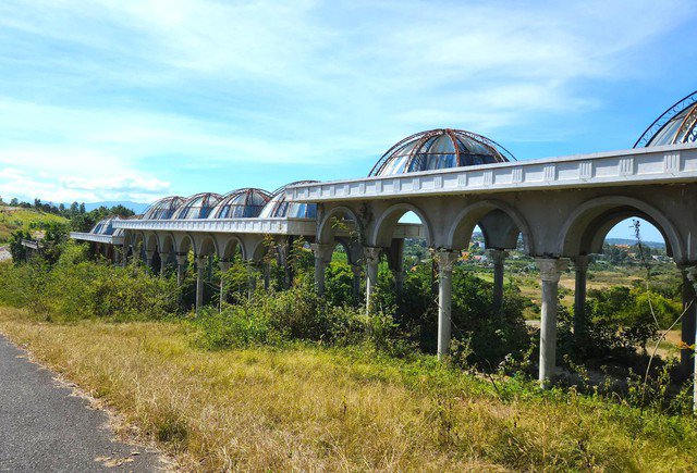 Nhiều công trình bỏ hoang trong dự án Sài Gòn Đại Ninh.