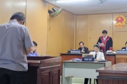 Pháp luật - Cựu công an làm sổ hộ khẩu giả lãnh 4 năm tù